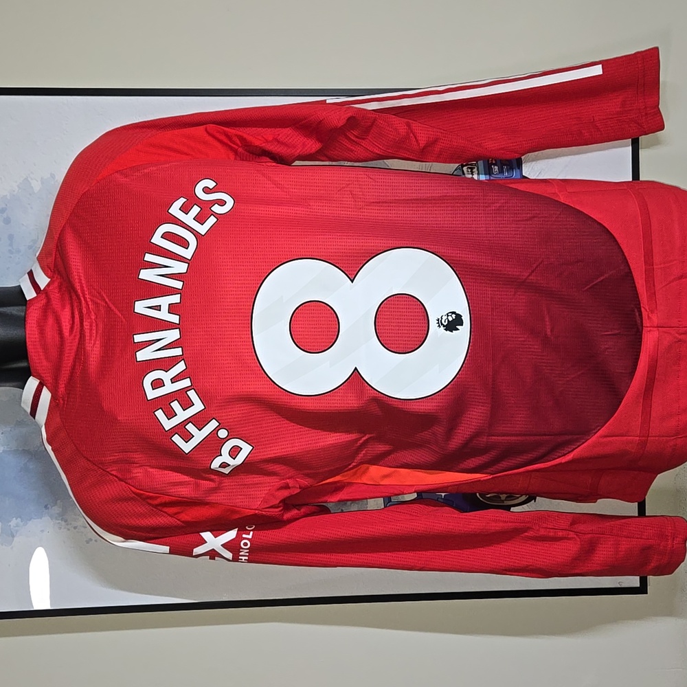 Manchester United FC #8 B. FERNANDES Full Sleeve Player Jersey 24/25 Season
